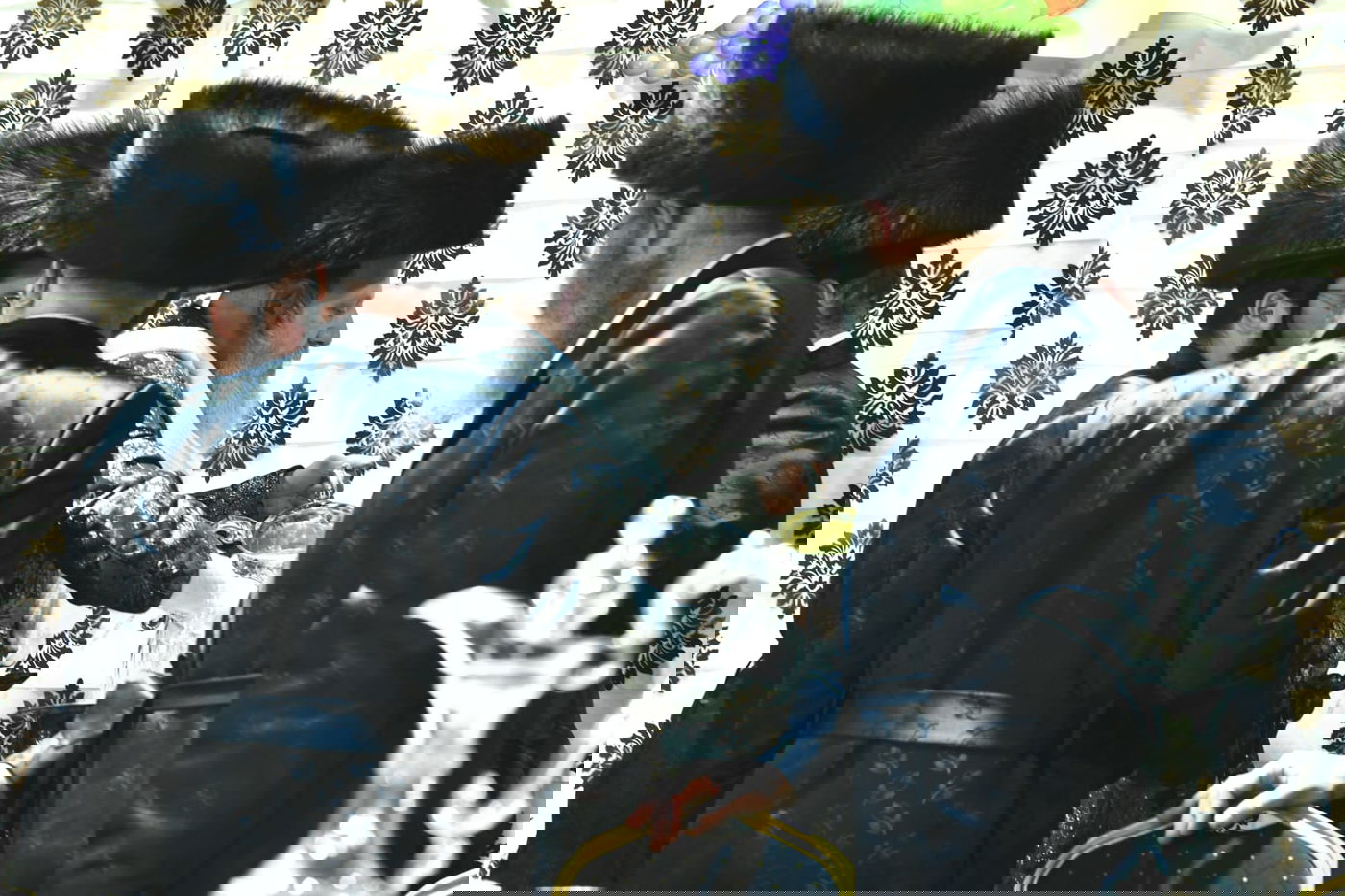 צפו: אלפים בחתונת בת המשפיע רבי מיילך בידרמן