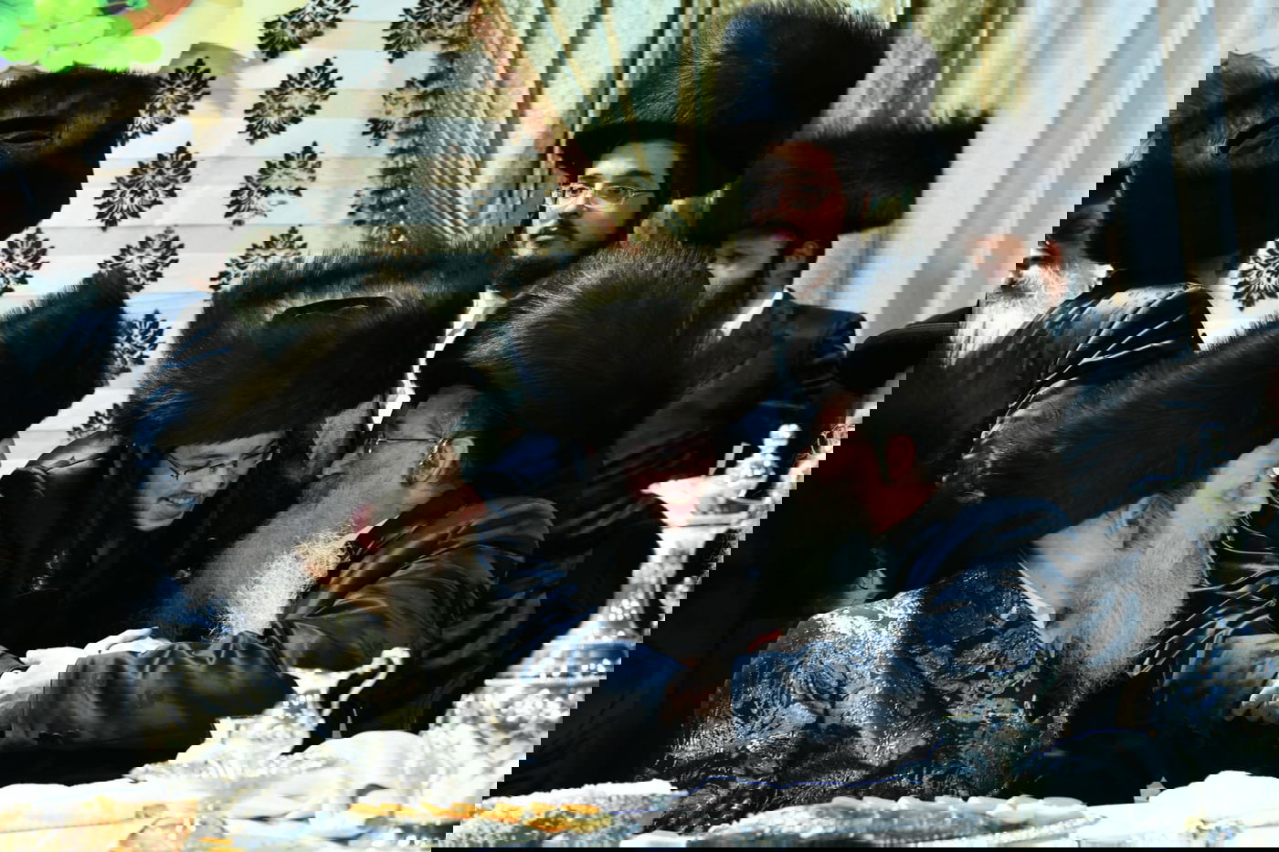 צפו: אלפים בחתונת בת המשפיע רבי מיילך בידרמן