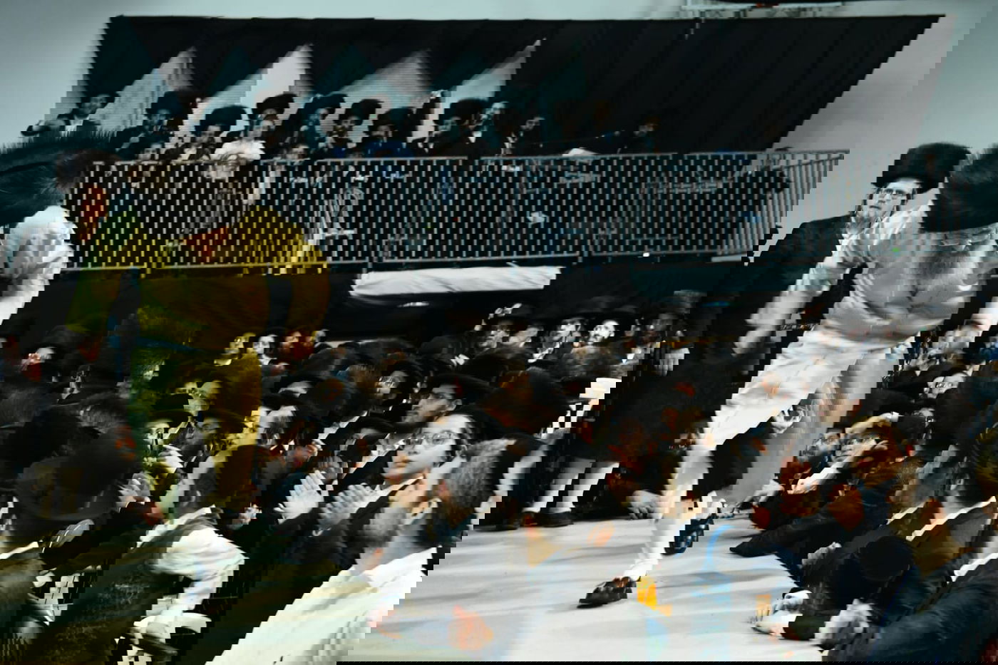 צפו: אלפים בחתונת בת המשפיע רבי מיילך בידרמן