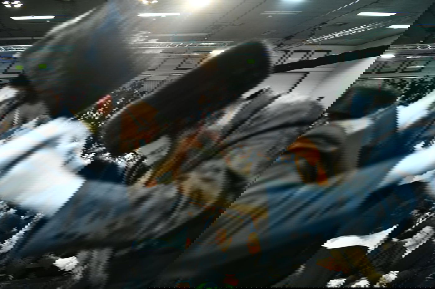 צפו: אלפים בחתונת בת המשפיע רבי מיילך בידרמן