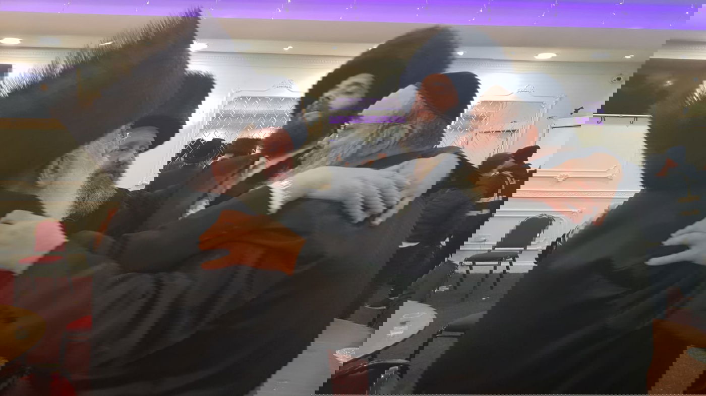 "מסתערבים" בחתונת בן סגן השר מאיר פרוש באנגליה