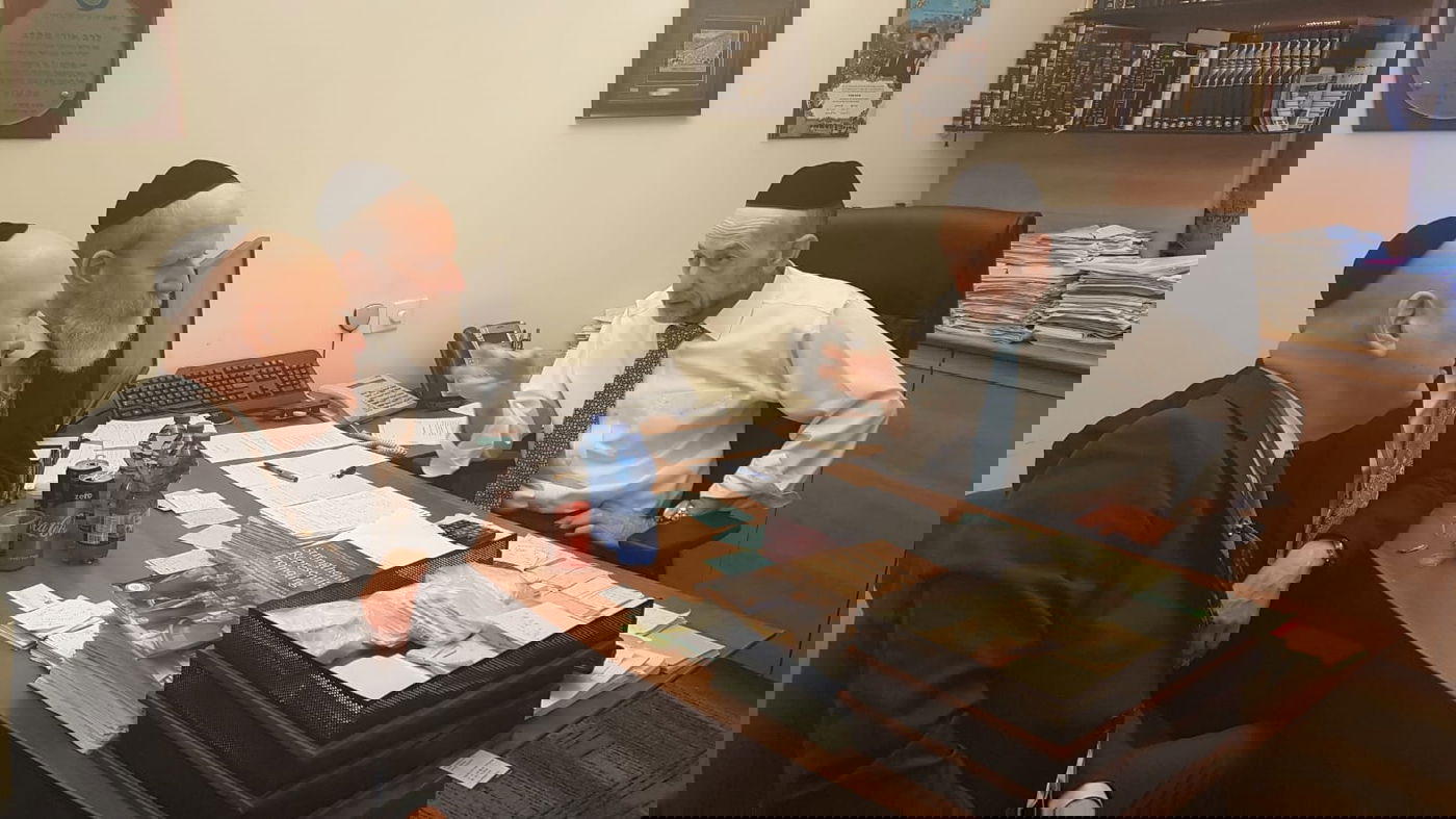 אורי מקלב לועידת הרבנים: ארתם לסייע לקברים באירופה