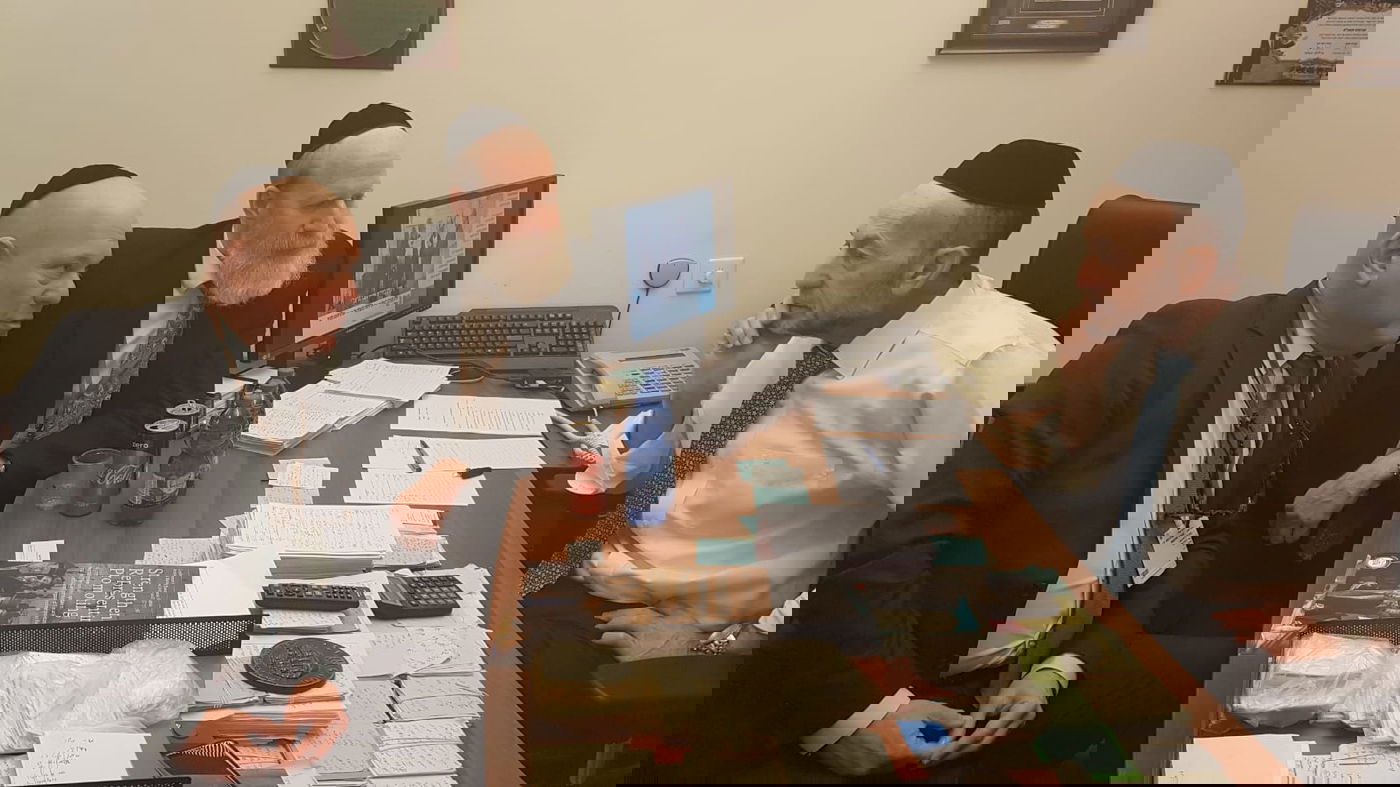 אורי מקלב לועידת הרבנים: ארתם לסייע לקברים באירופה