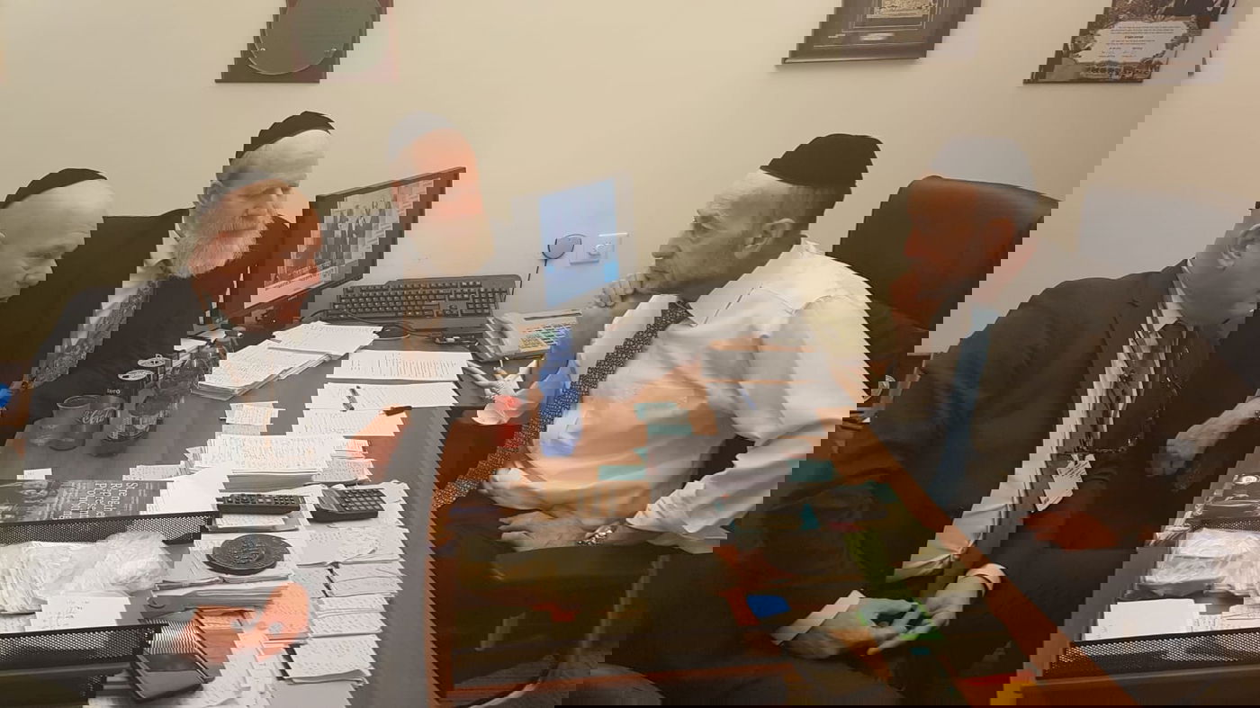 אורי מקלב לועידת הרבנים: ארתם לסייע לקברים באירופה