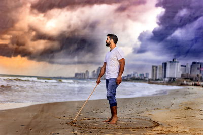 טל שבח בסינגל חדש: "עיגול"