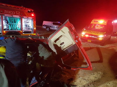 שלושה נפצעו בהתהפכות עצמית של רכב