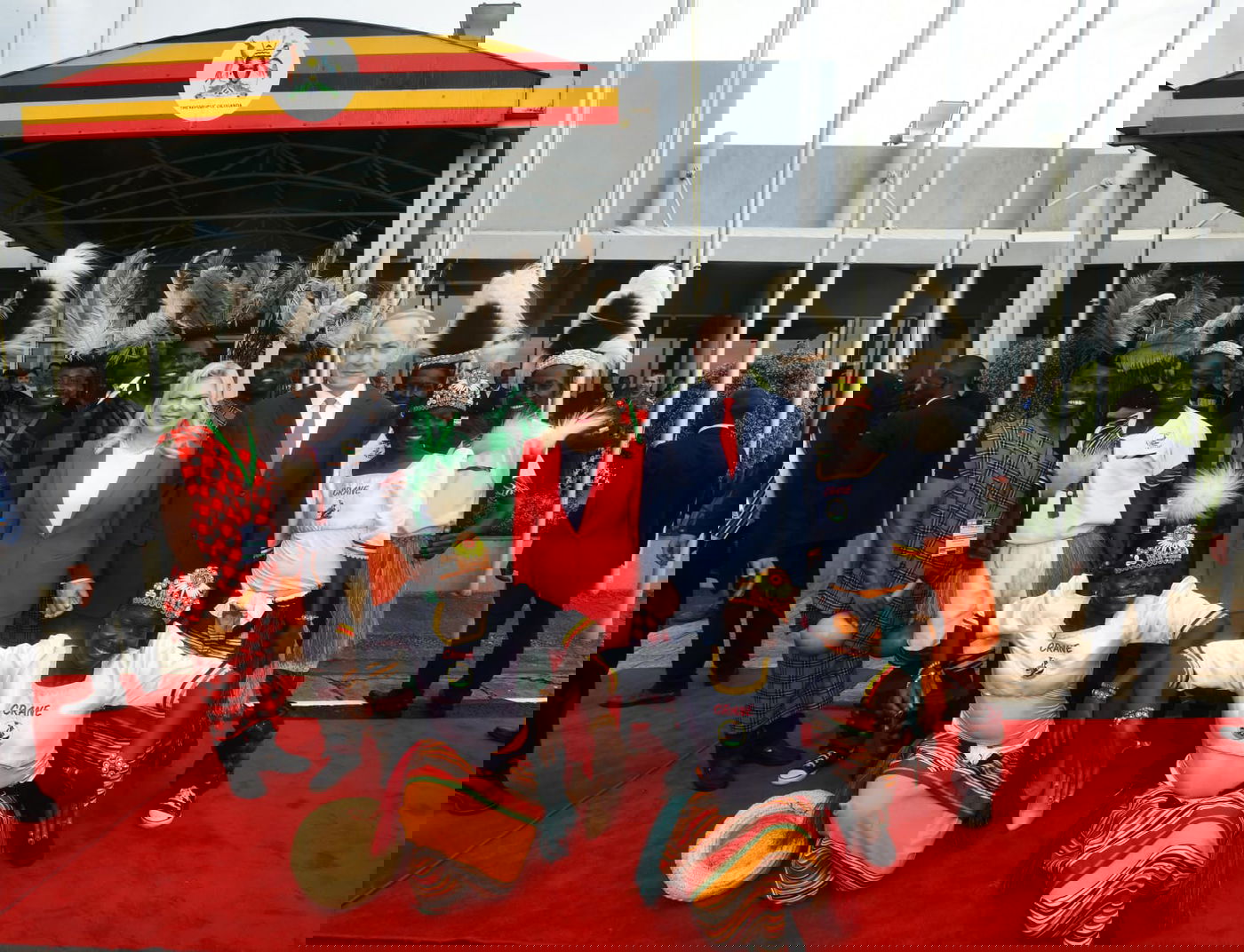 כך התקבל נתניהו כשנחת מהמטוס באוגנדה