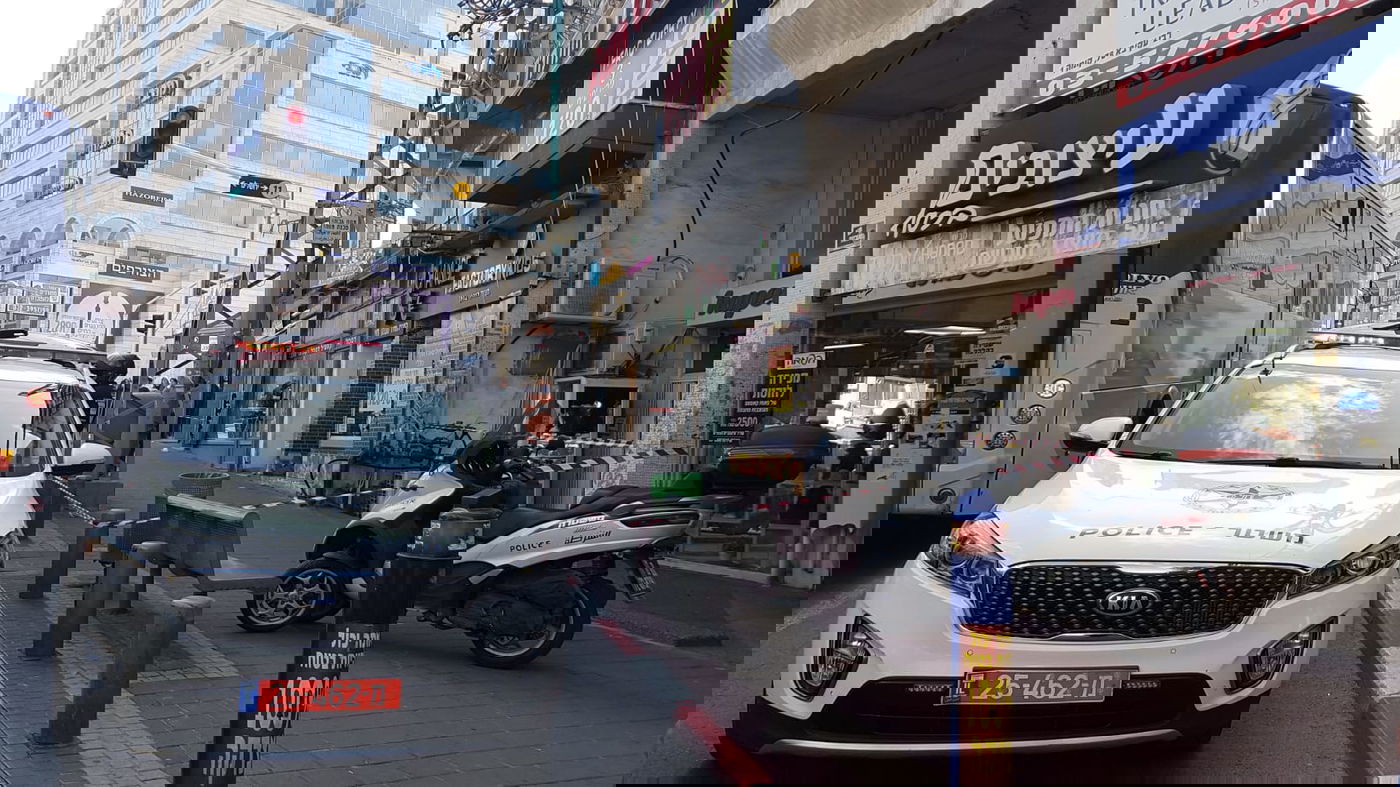 רימון הלם אותר בפתח חנות צ'יינג' בבני ברק