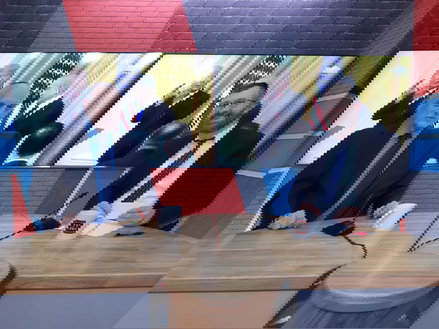 כיהודי ירא שמיים אני מחפש עצה והכוונה מדעת תורה