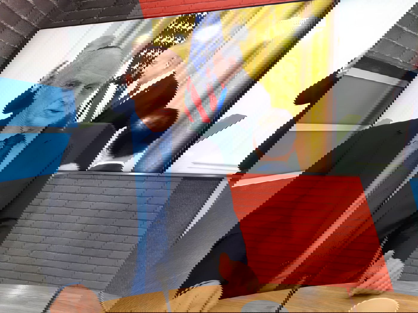 'חסידות טראמפ': מלקולם הונליין על הערצת נשיא ארה"ב