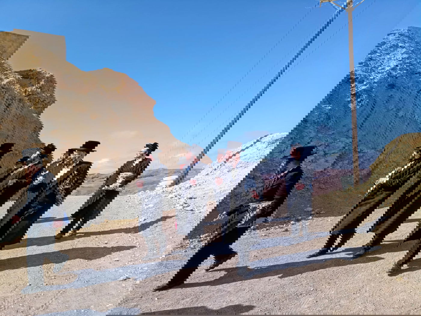 תיעוד בלעדי: המסע החסידי הסודי למצרים