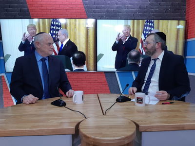 'חסידות טראמפ': מלקולם הונליין על הערצת נשיא ארה"ב