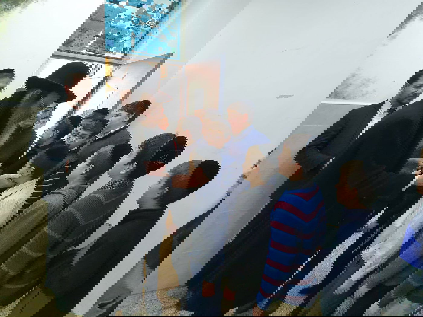 מרגש: הילדים שרו עם ר' בנימין הצדיק • צפו