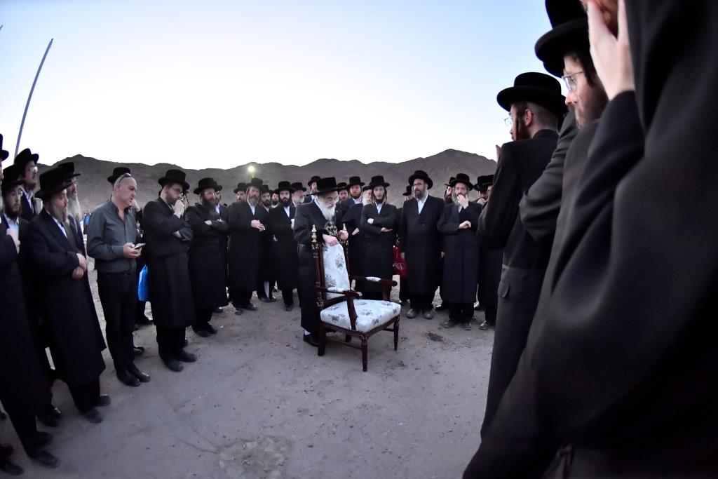 המסע המלא של נגידי ויז'ניץ בראשות הרבי לסיני - צפו