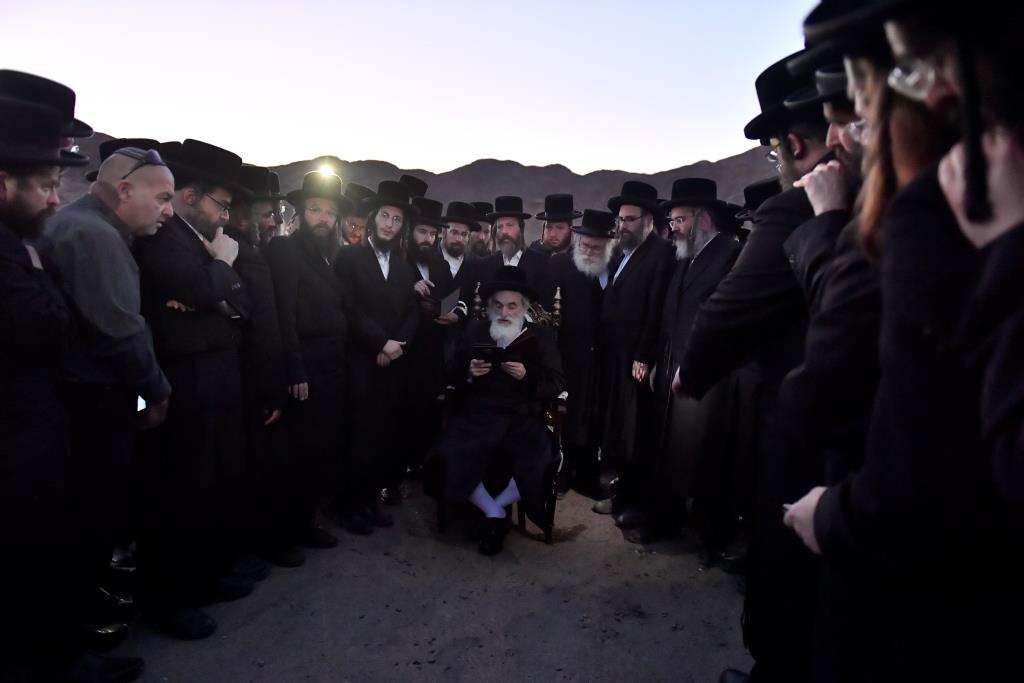 המסע המלא של נגידי ויז'ניץ בראשות הרבי לסיני - צפו