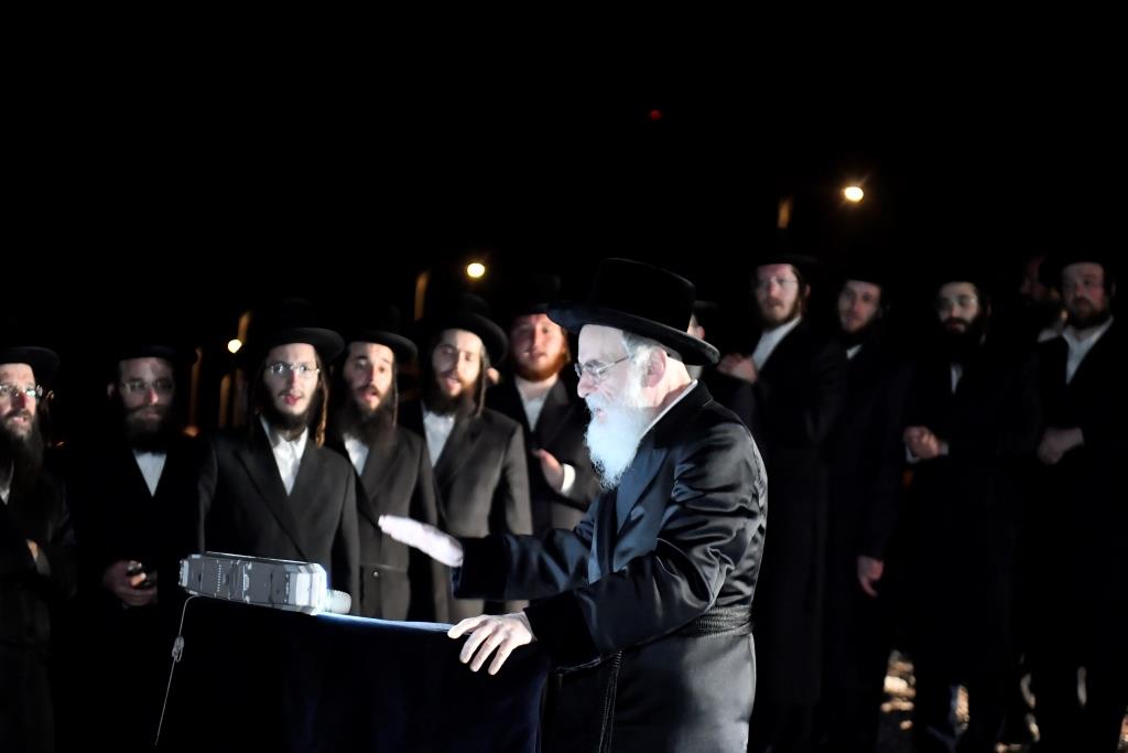 המסע המלא של נגידי ויז'ניץ בראשות הרבי לסיני - צפו