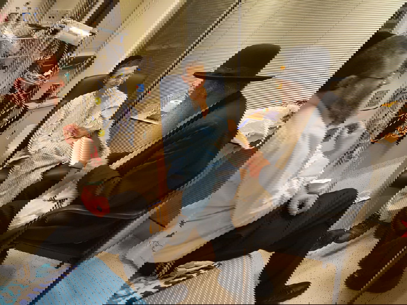 המפגין שנפצע קל זוכה לביקורי רבני 'הפלג'