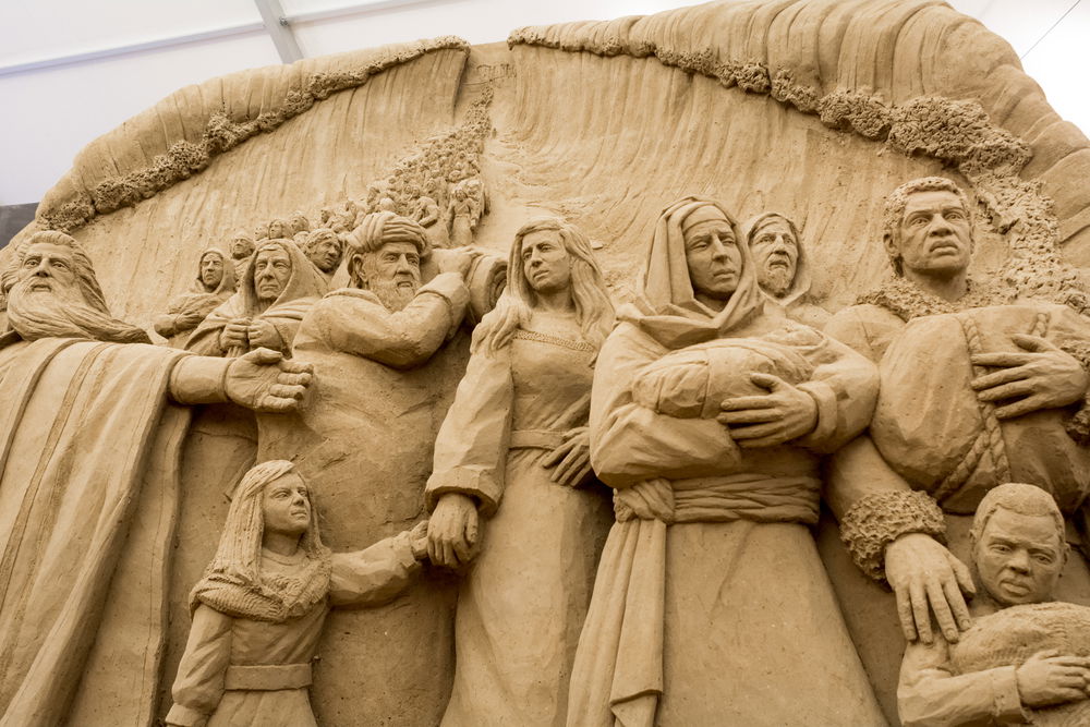 לצאת ממצרים ולהישאר עדיין בתוך הגלות?