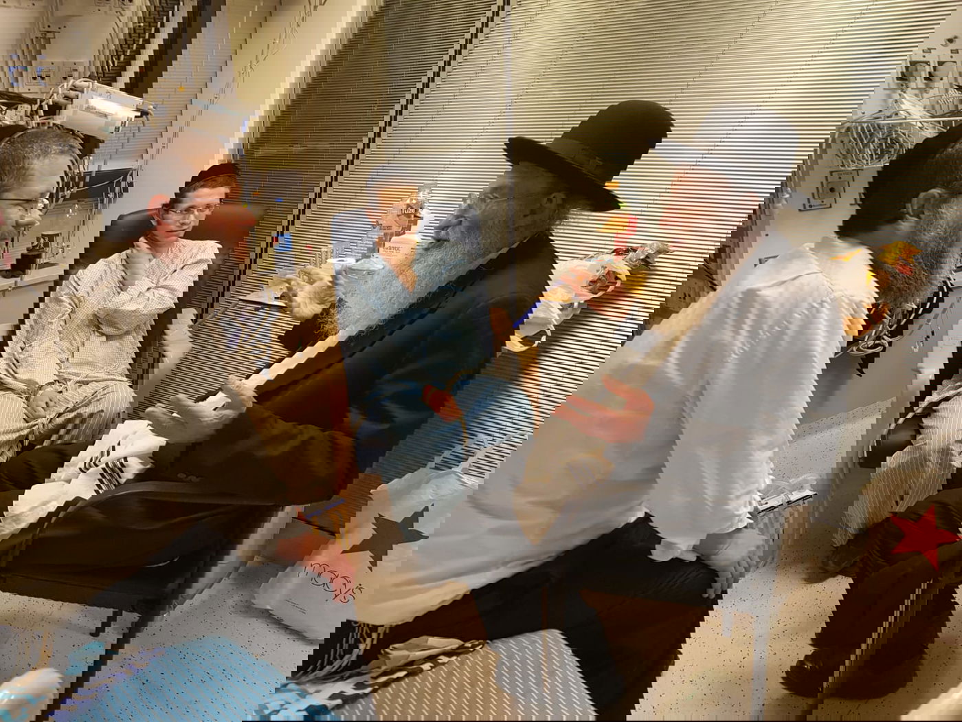 המפגין שנפצע קל זוכה לביקורי רבני 'הפלג'