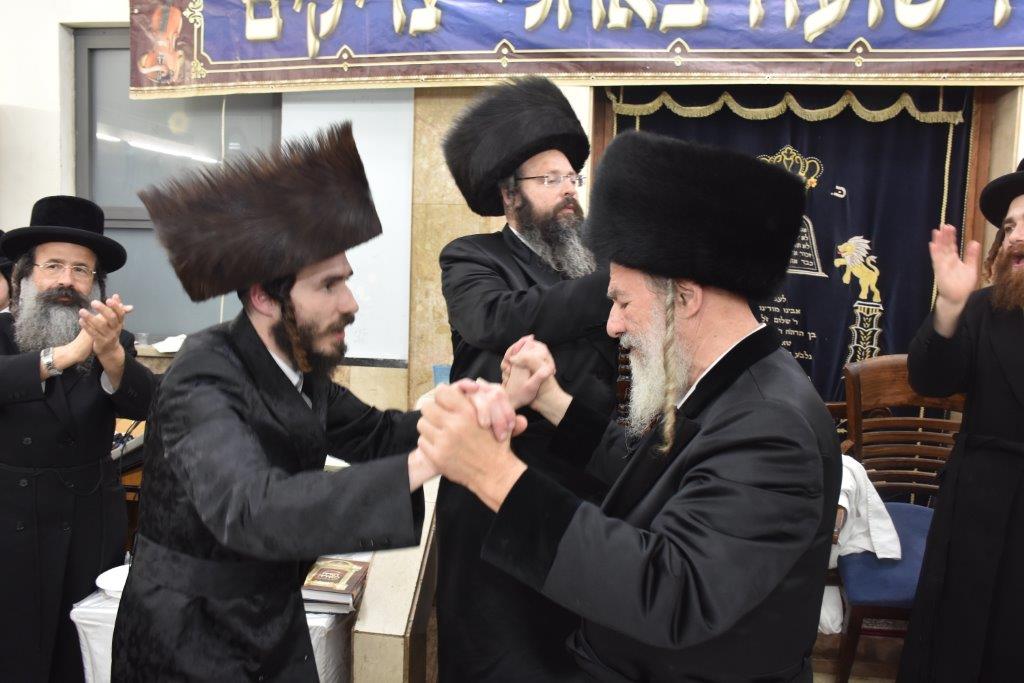 האדמו"ר מאשלג בריקוד