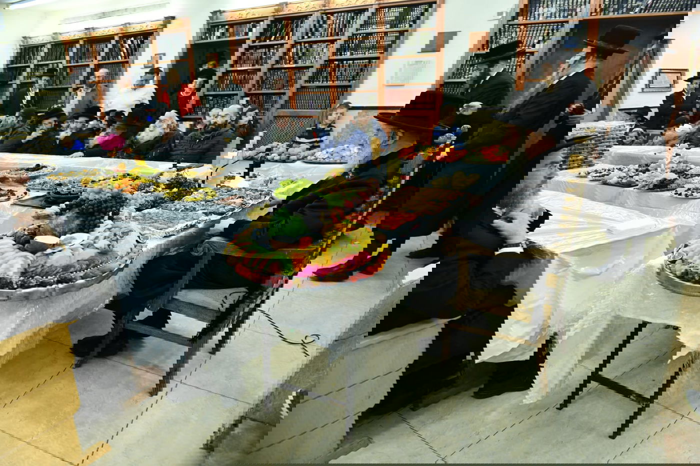 האדמו"ר מאשלג ב'טיש' לרגל ט"ו בשבט