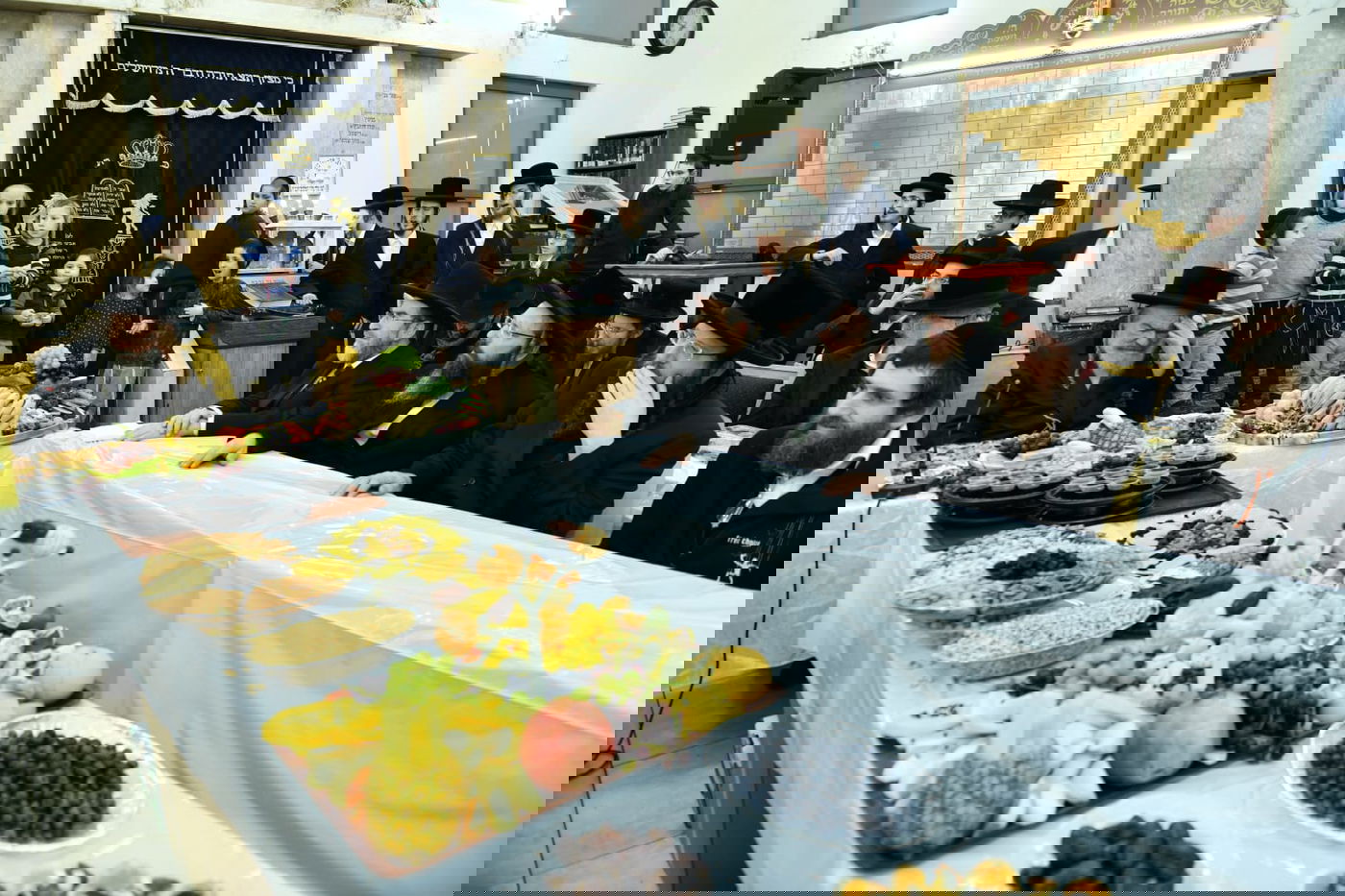 האדמו"ר מאשלג ב'טיש' לרגל ט"ו בשבט