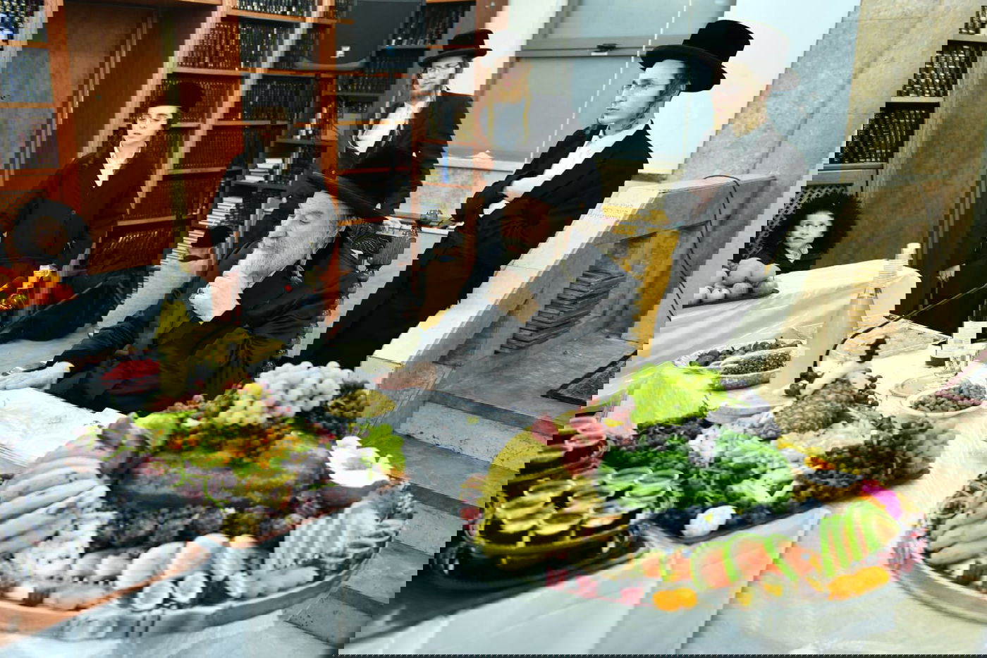 האדמו"ר מאשלג ב'טיש' לרגל ט"ו בשבט