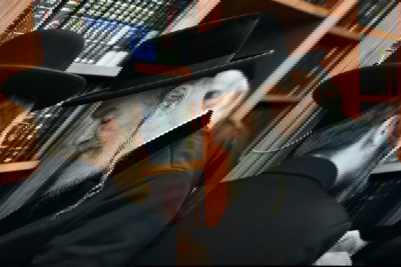 האדמו"ר מאשלג ב'טיש' לרגל ט"ו בשבט