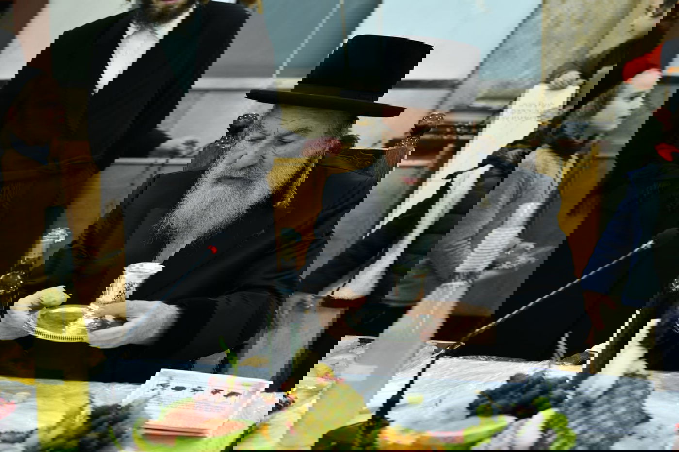 האדמו"ר מאשלג ב'טיש' לרגל ט"ו בשבט