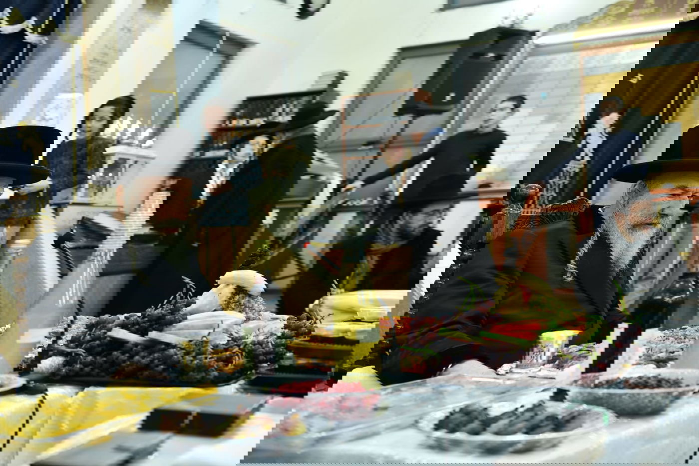 האדמו"ר מאשלג ב'טיש' לרגל ט"ו בשבט