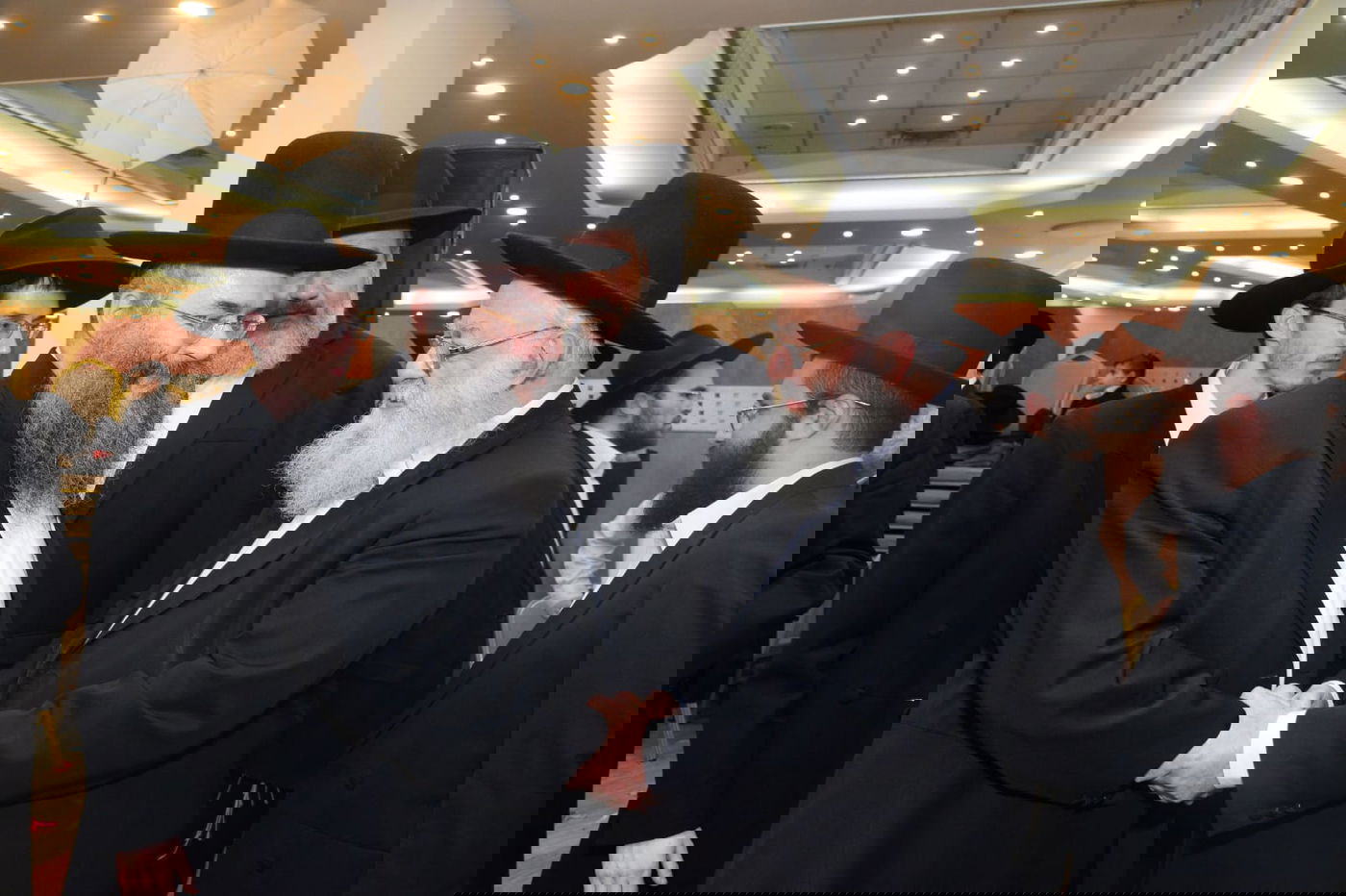 תיעוד ענק: נכדת הגר"ח קנייבסקי התחתנה בבני ברק