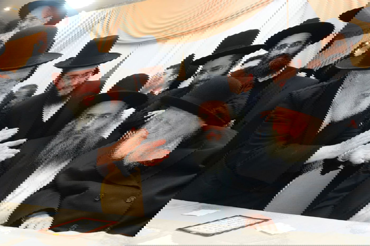 תיעוד ענק: נכדת הגר"ח קנייבסקי התחתנה בבני ברק