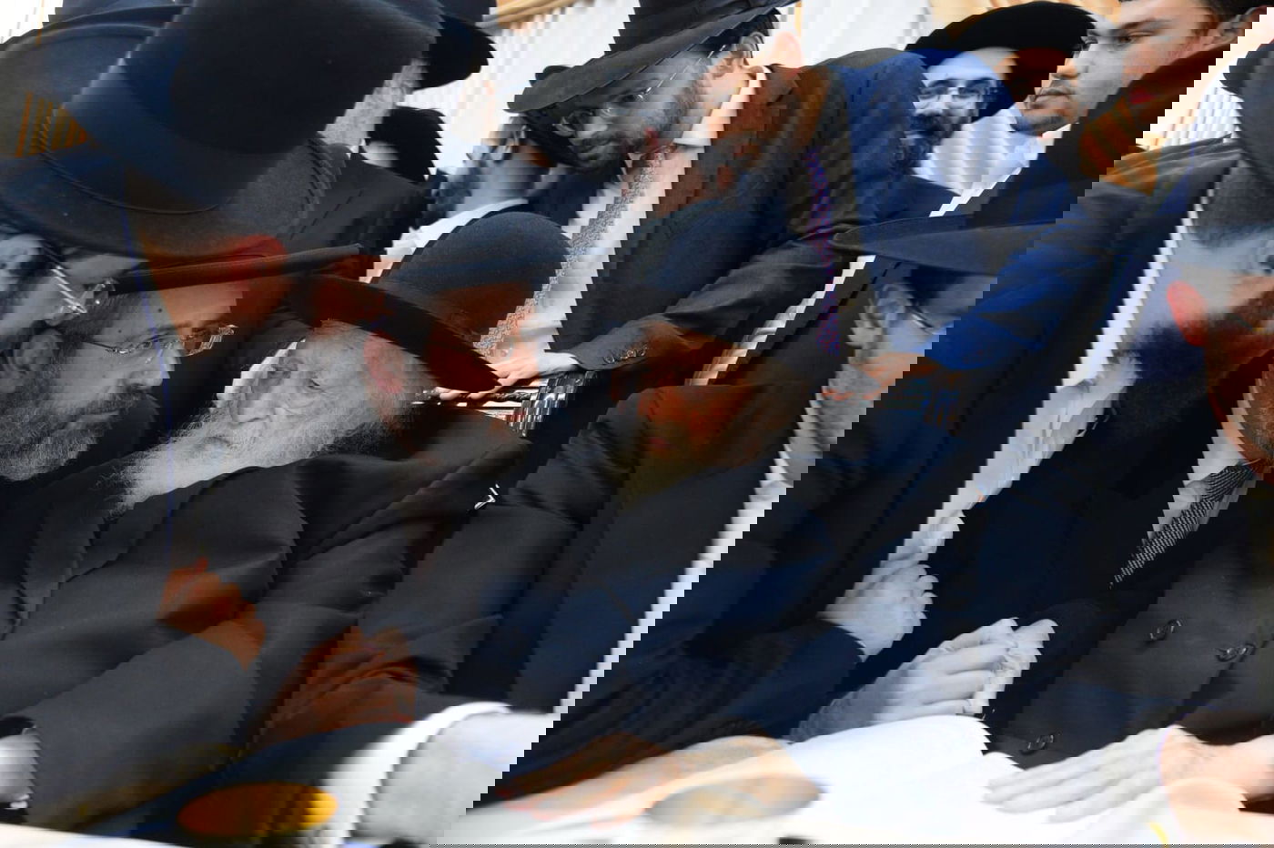 תיעוד ענק: נכדת הגר"ח קנייבסקי התחתנה בבני ברק