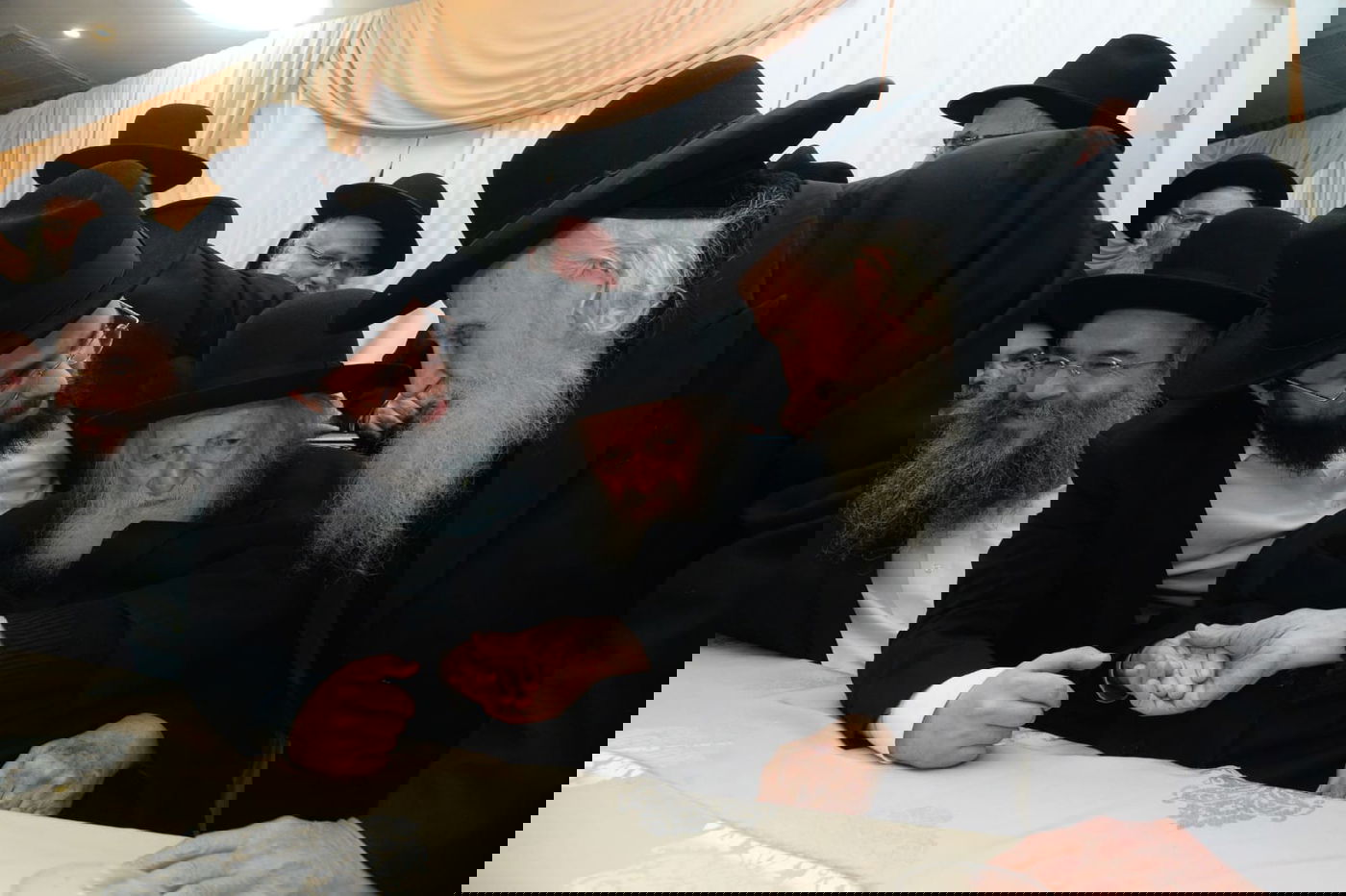 תיעוד ענק: נכדת הגר"ח קנייבסקי התחתנה בבני ברק