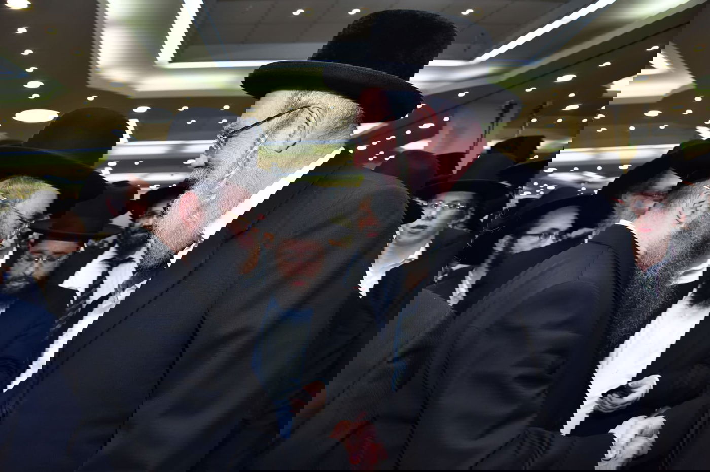 תיעוד ענק: נכדת הגר"ח קנייבסקי התחתנה בבני ברק