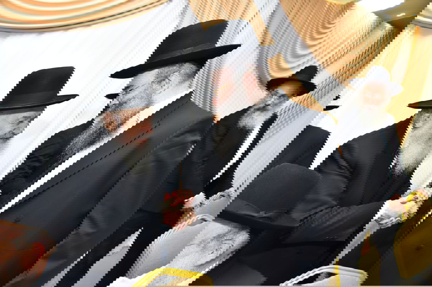 תיעוד ענק: נכדת הגר"ח קנייבסקי התחתנה בבני ברק