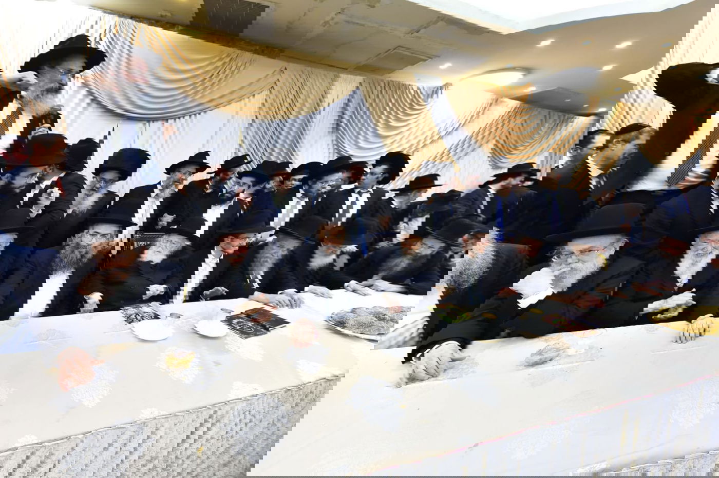 תיעוד ענק: נכדת הגר"ח קנייבסקי התחתנה בבני ברק