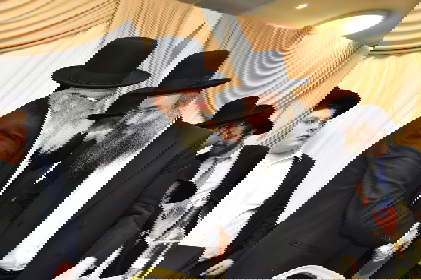 תיעוד ענק: נכדת הגר"ח קנייבסקי התחתנה בבני ברק