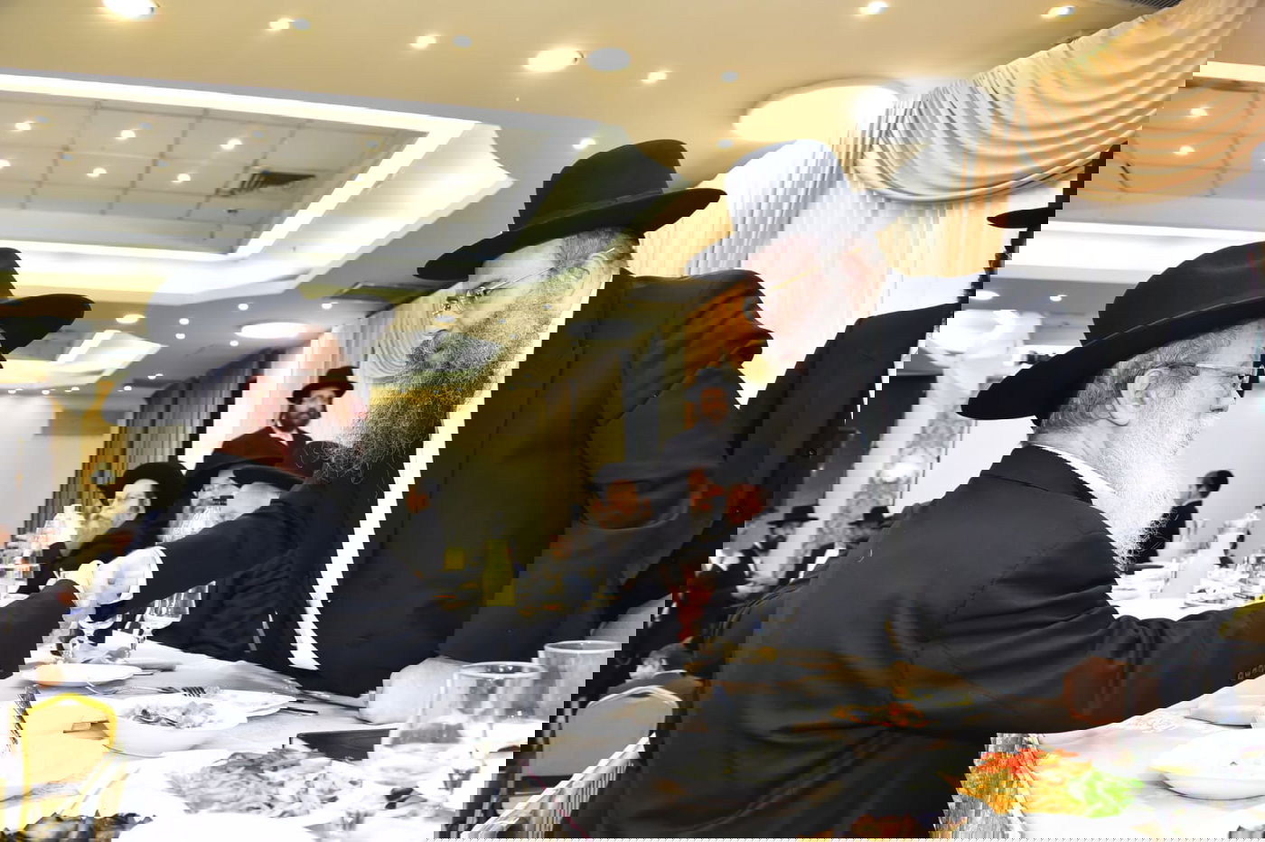 תיעוד ענק: נכדת הגר"ח קנייבסקי התחתנה בבני ברק