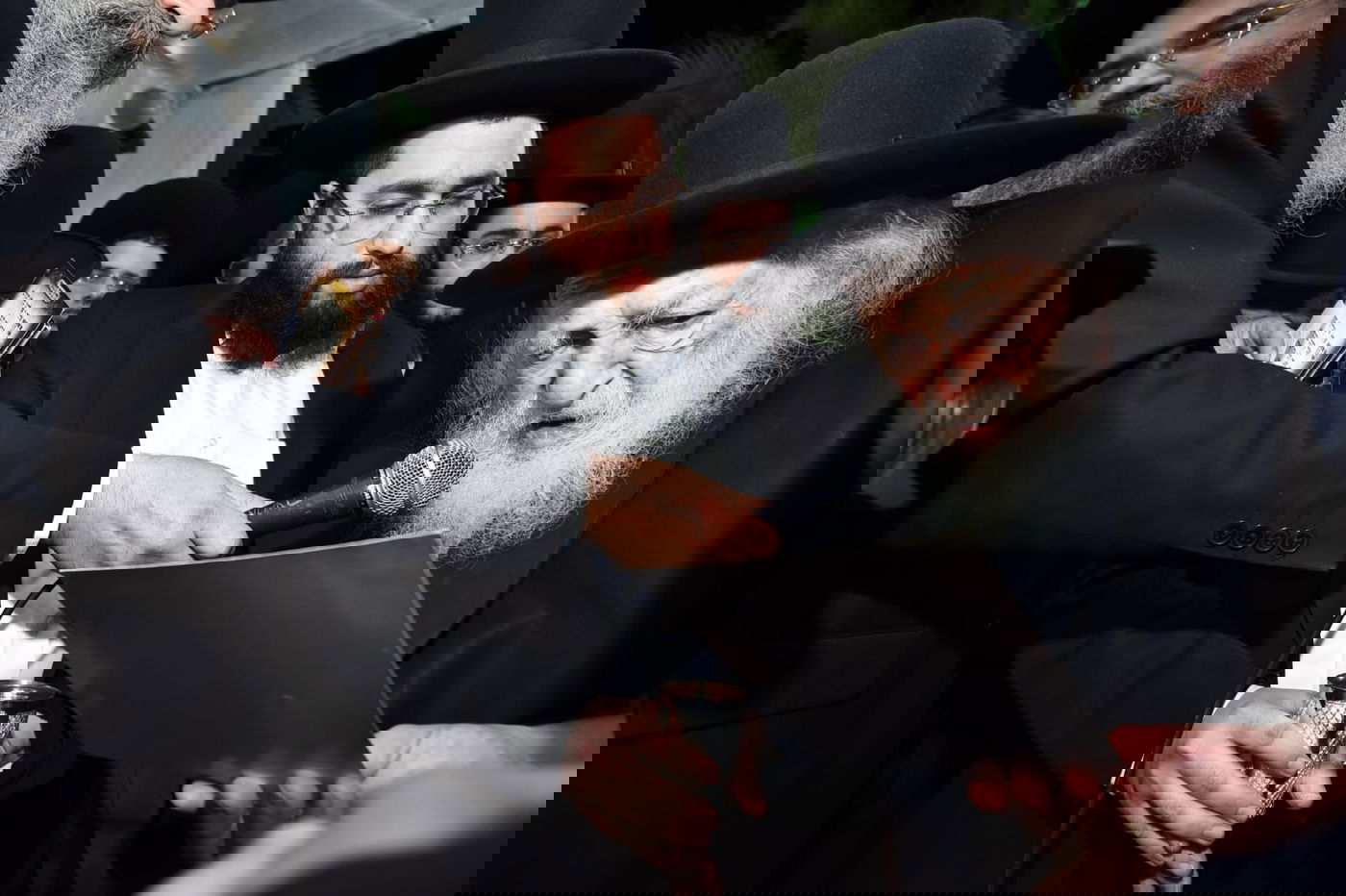 תיעוד ענק: נכדת הגר"ח קנייבסקי התחתנה בבני ברק