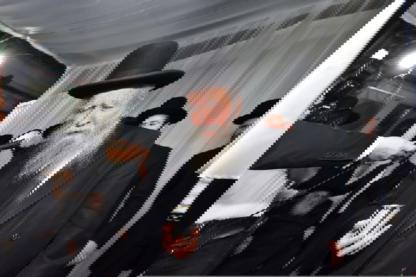 תיעוד ענק: נכדת הגר"ח קנייבסקי התחתנה בבני ברק