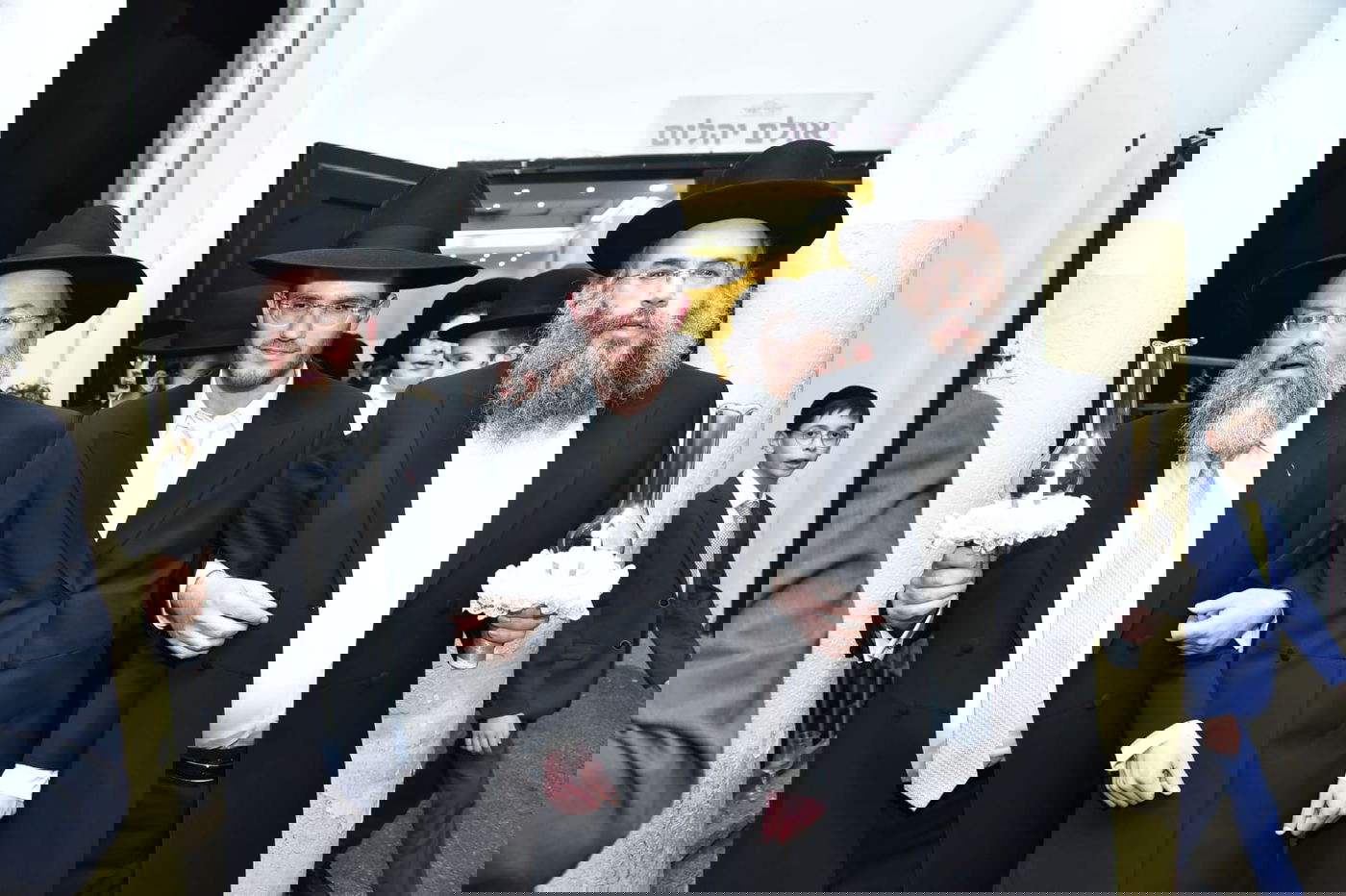 תיעוד ענק: נכדת הגר"ח קנייבסקי התחתנה בבני ברק