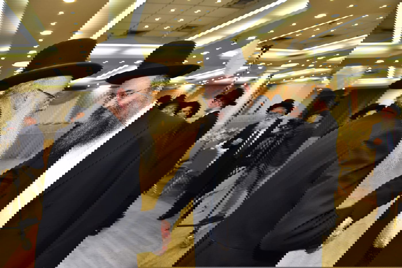 תיעוד ענק: נכדת הגר"ח קנייבסקי התחתנה בבני ברק