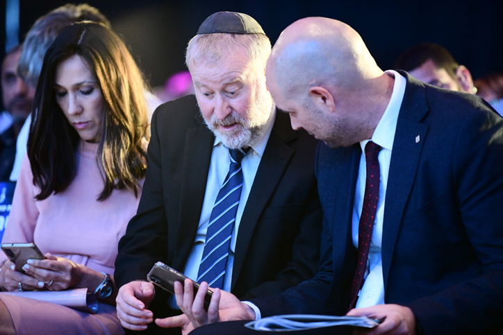 מנדלבליט והשר אוחנה