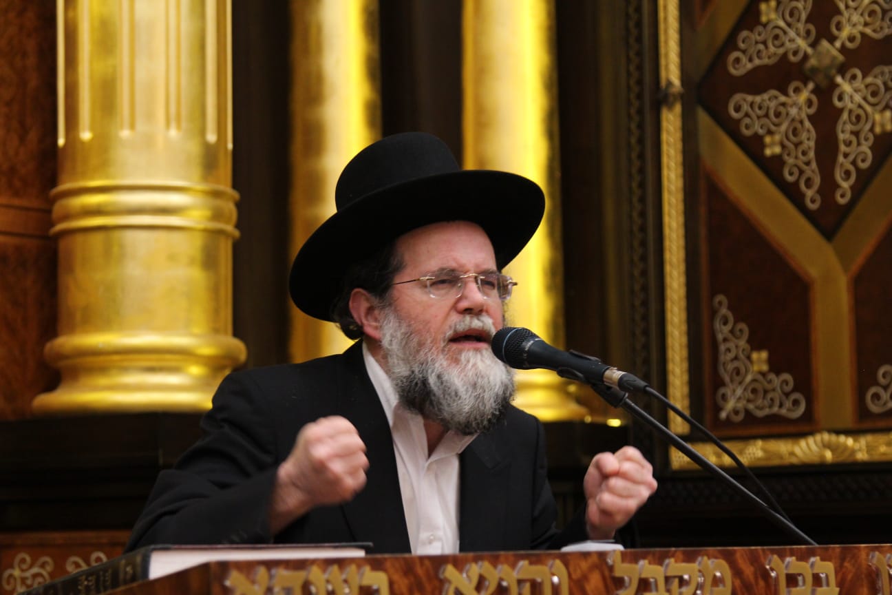 רב העיר כינס את האברכים וזעק נגד טלפון כשר ו'נייעס' • האזינו