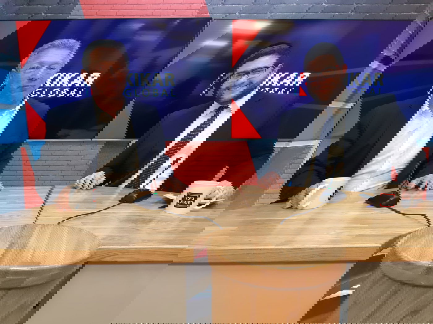 המעצר בצרפת וההתקרבות לדת • ארקדי גאידמק שובר שתיקה