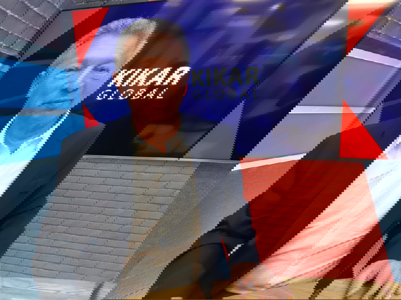 המעצר בצרפת וההתקרבות לדת • ארקדי גאידמק שובר שתיקה