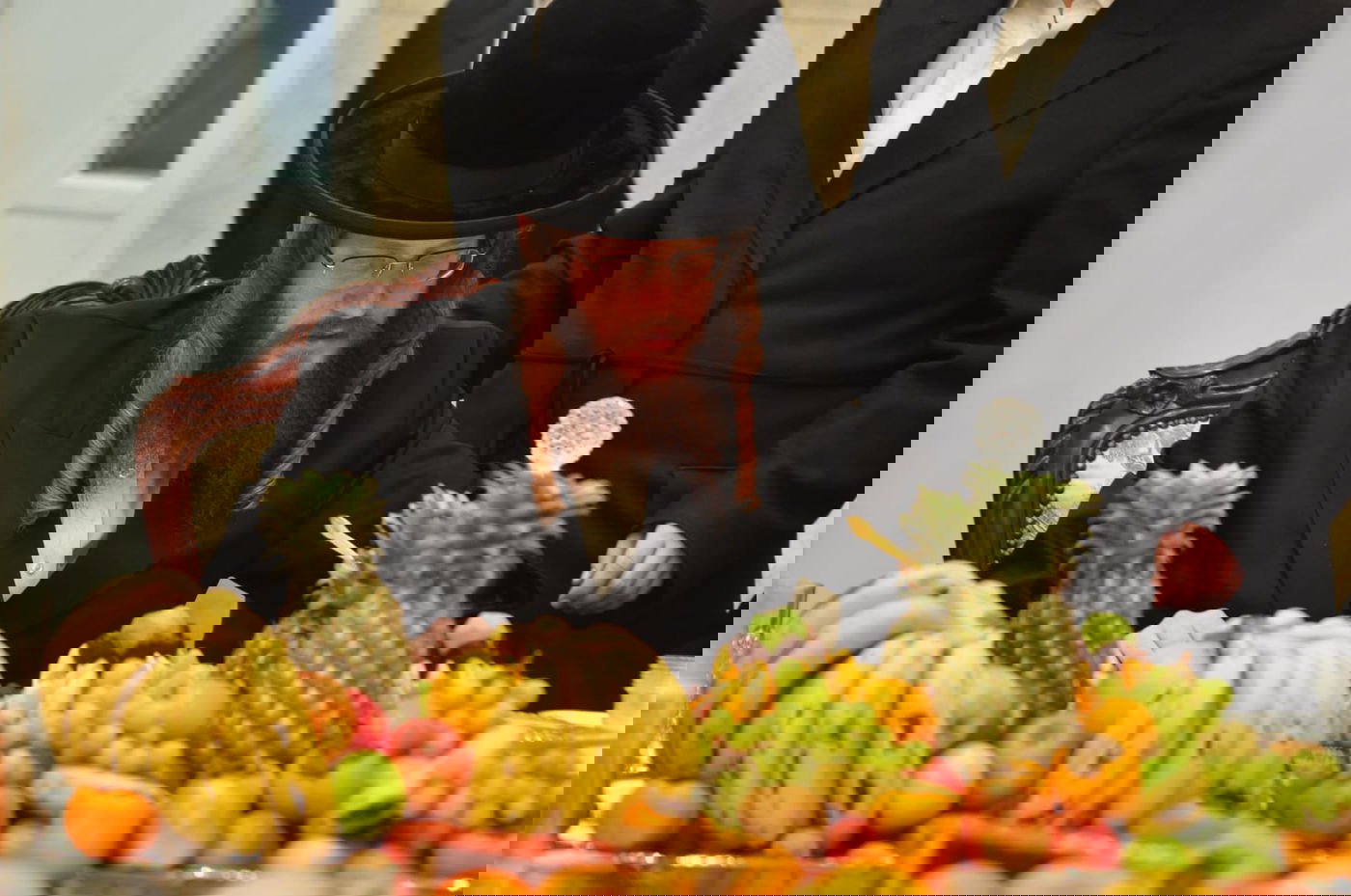 צפו: הטיש הראשון של האדמו"ר מקאליב