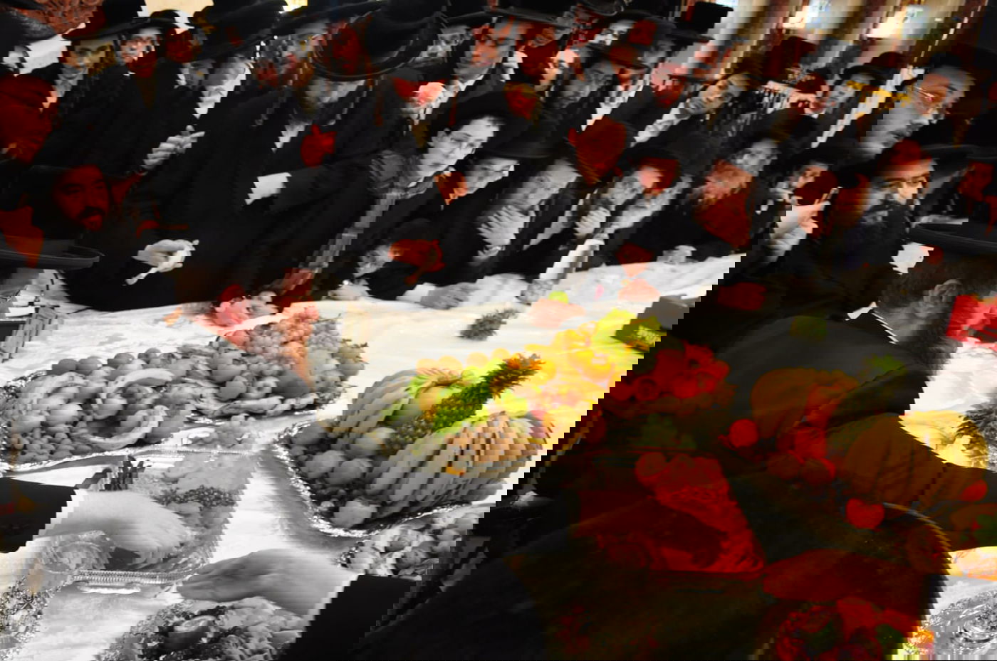 צפו: הטיש הראשון של האדמו"ר מקאליב