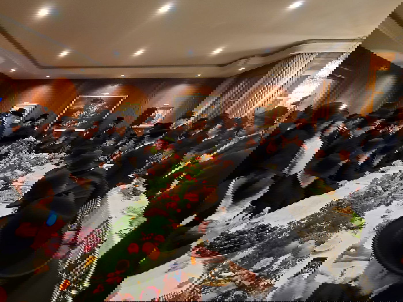 הרבי מסאדיגורה ערך 'טיש' בלוס אנג'לס